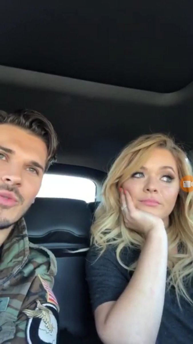sashay_forever's tweet photo. 😢Me doi vendo minha bebê assim 💔
I LOVE YOU @SashaaPieterse #SASHAHOLICSFOREVER #TeamATeamForever #TeamATeam https://t.co/vZcF8Xy4ll