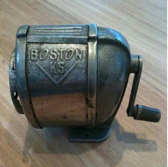 ScottOnCapeCod's tweet photo. RT @ilovenostalgia: Admit you're old and Retweet if you know what this is..., https://t.co/mxuhESPZ6v