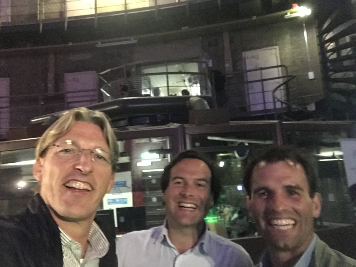Inc_Plus's tweet photo. Een “celfie” met de mannen van #fcurban tijdens de lancering van @PIM_NH in de Koepel in Haarlam #pimnh https://t.co/5OcLdLI2gO