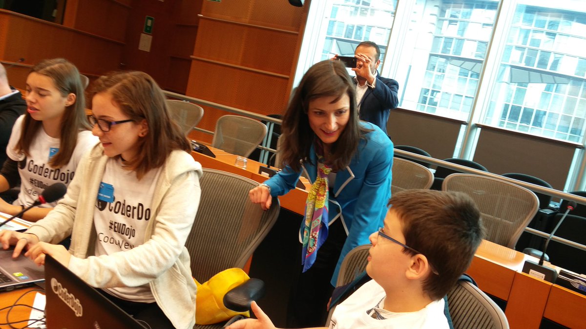RaduTiciu's tweet image. Thanks, Commissioner @GabrielMariya for so warmly and genuinely interacting with @CoderDojoTm ninjas during today's #EUDojo17