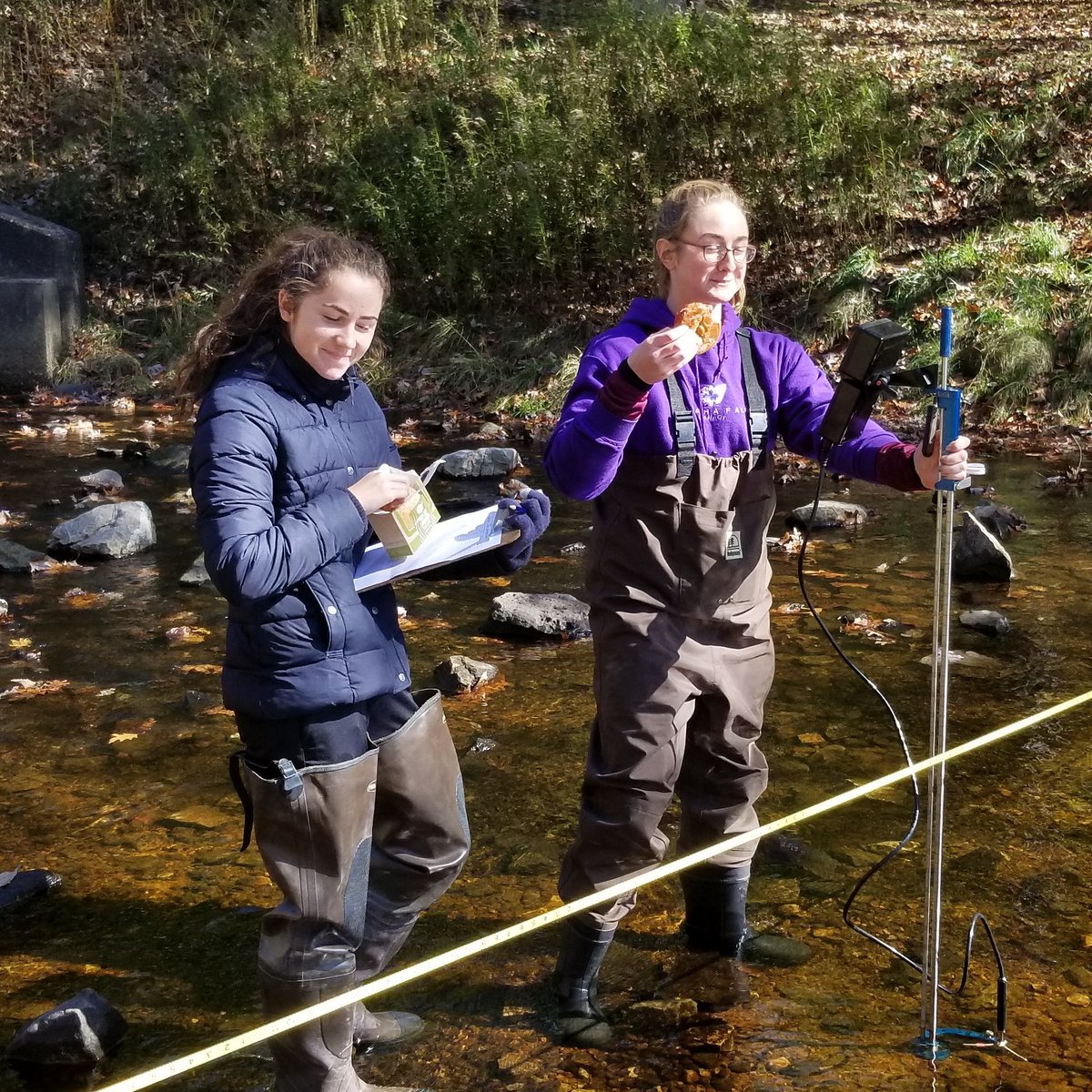 TeenShaleNet's tweet photo. Lunch takes a back seat to science...but we can do both. https://t.co/YfE7dWyIHG