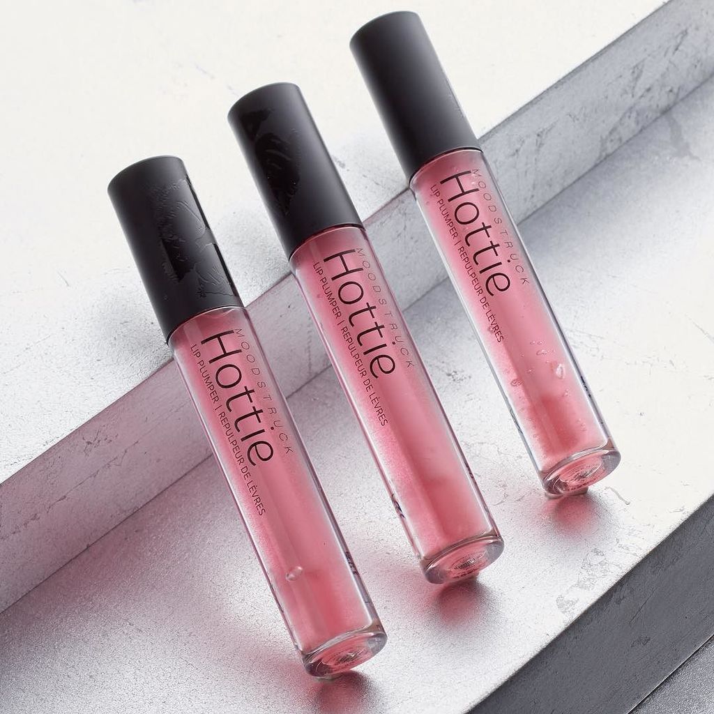 Younique_Corp's tweet photo. Here are a trio of reasons why you need to turn up the heat this month. Save 20% on a set of three #MOODSTRUCKHOTT… https://t.co/xTmADKktCX https://t.co/DANqWj5W39