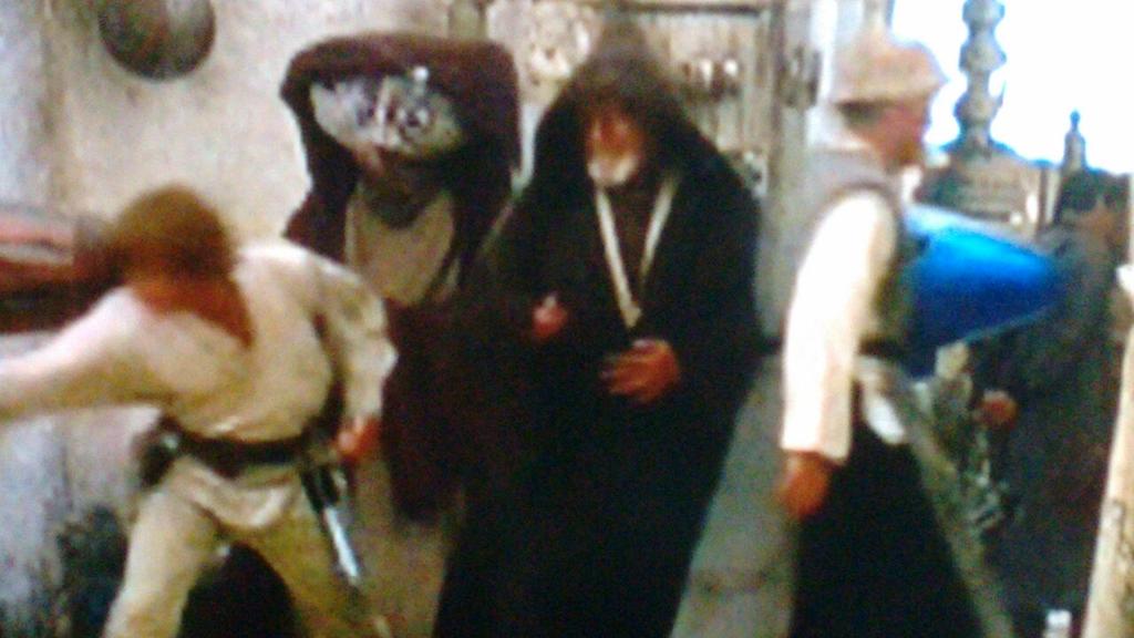CineIdeia's tweet photo. @lucasinutilismo  #whatshappening #StarWars #newhope https://t.co/j9n9yOjKy4