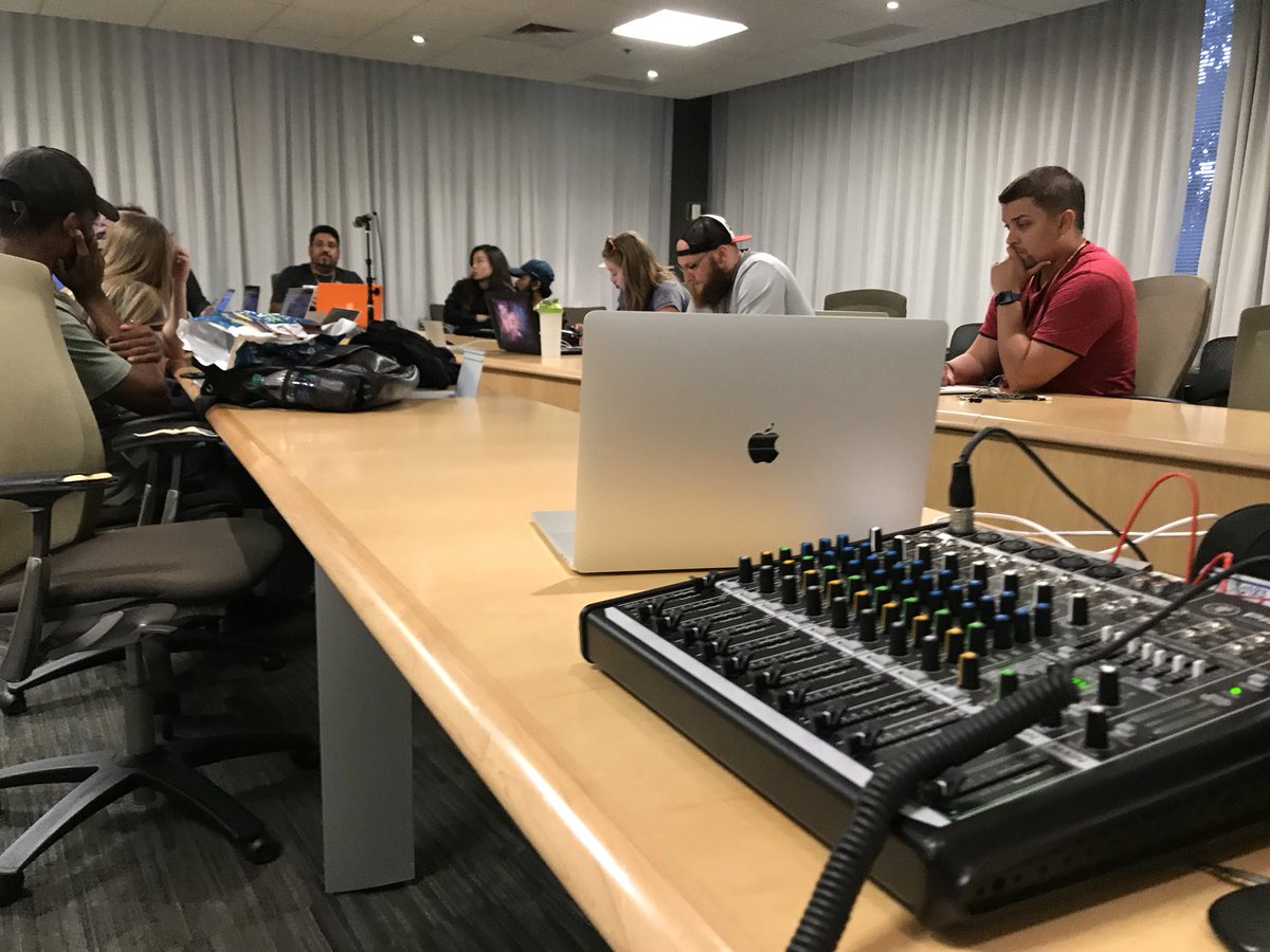 Brian_Puletz's tweet photo. From audio recording right to live audio/video #3300climbing #audiorecording https://t.co/FMjdxESevi