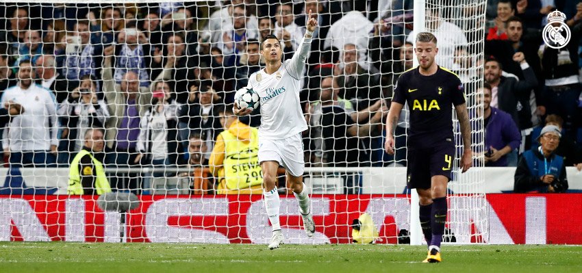 realmadrid's tweet photo. ☝️⚽️ ¡La celebración de @Cristiano tras anotar el gol del empate! 

#HalaMadrid https://t.co/9mAiCFcVpV