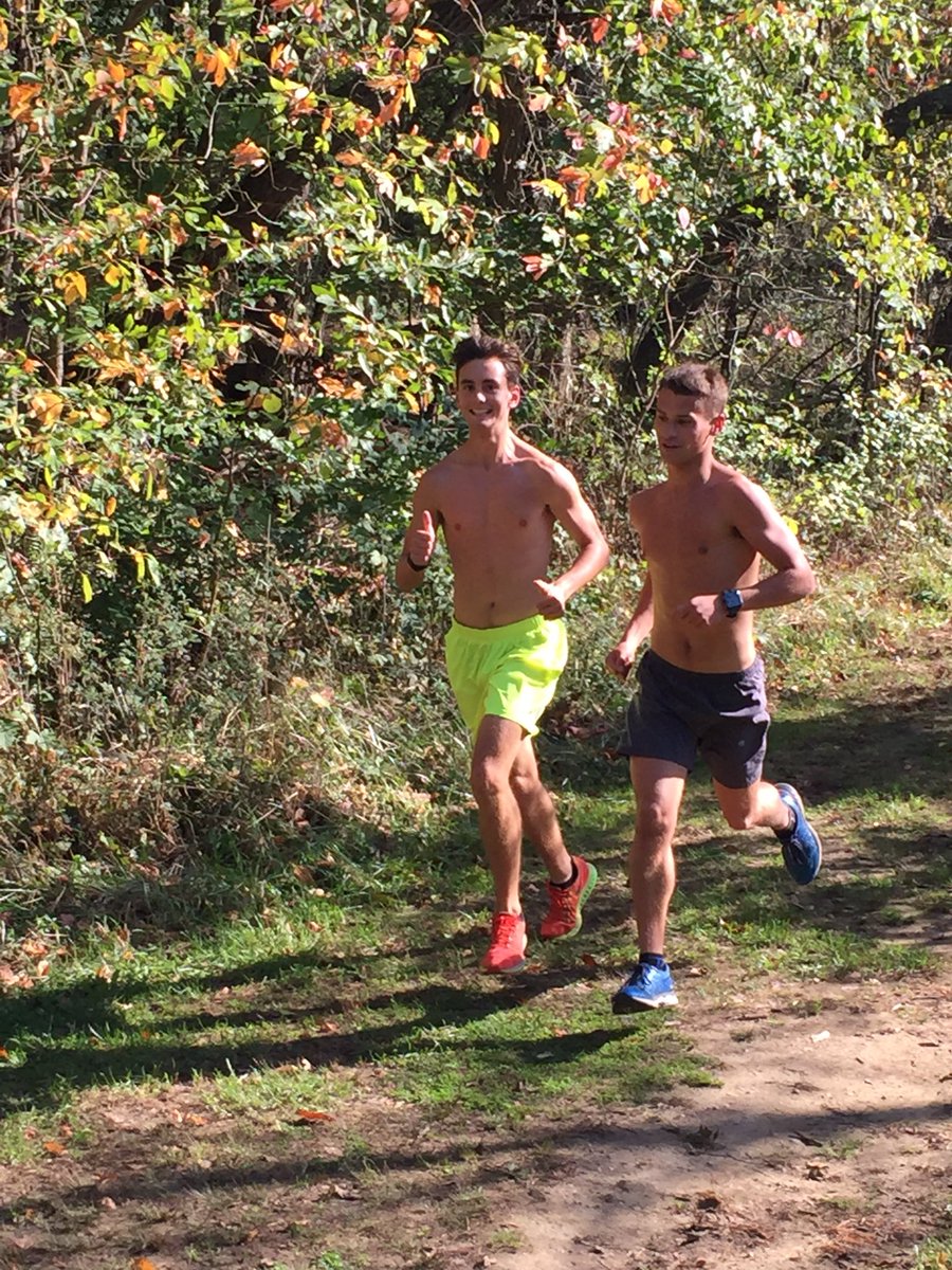 kloveless25's tweet photo. Another perfect fall day. Getting ready for Districts on Saturday. #Top5Teams #Top20Individuals #TallmadgeXC https://t.co/SVV4mS1XEg