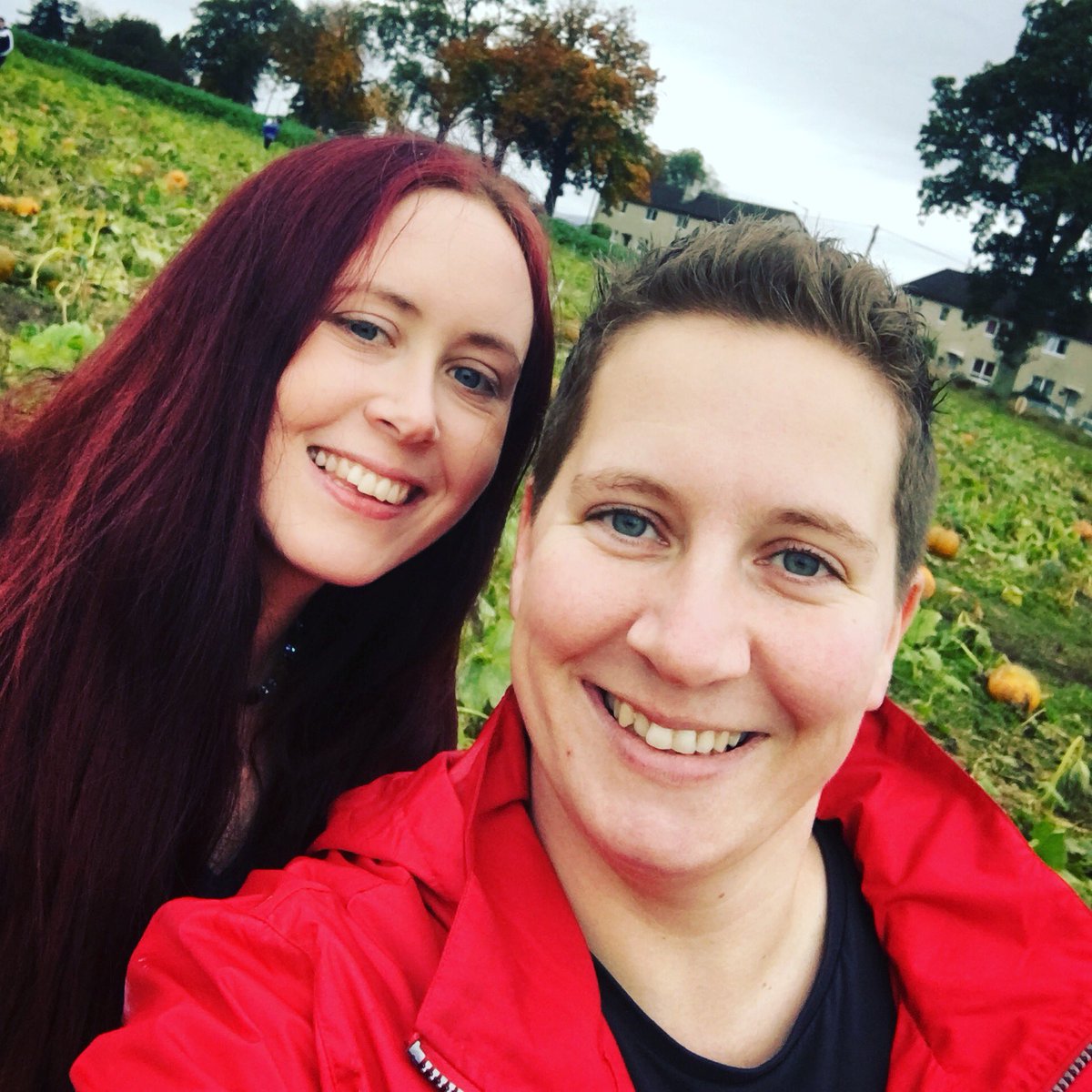 WriteStuffRay's tweet photo. Pumpkin picking 🎃 #somuchfun #halloween #pumpkinpatch #pumpkinpicking #pumpkins #redhair #blueeyes #family #fun #october #Autumn #Scotland https://t.co/rbNMq8duy1