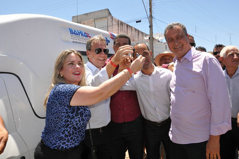 depivanabastos's tweet photo. Entregue uma ambulância para Dom Basílio. https://t.co/x9Tw9t72KK
