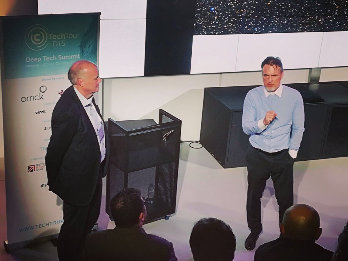 TechTourHQ's tweet photo. Worried about harmful #AI? Most is used to make humans healthier, happier &amp; addicted to smartphones, only 5% is military. Q&amp;A at #DTSL17 https://t.co/cAAqftz81R