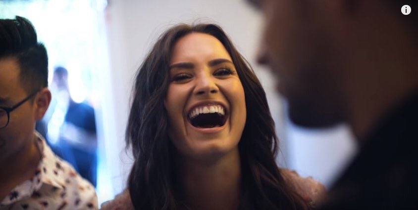 portallovato's tweet photo. Para esquentar o coração Dilmer de vocês... 💗 #SimplyComplicated https://t.co/syCv0mA6aD