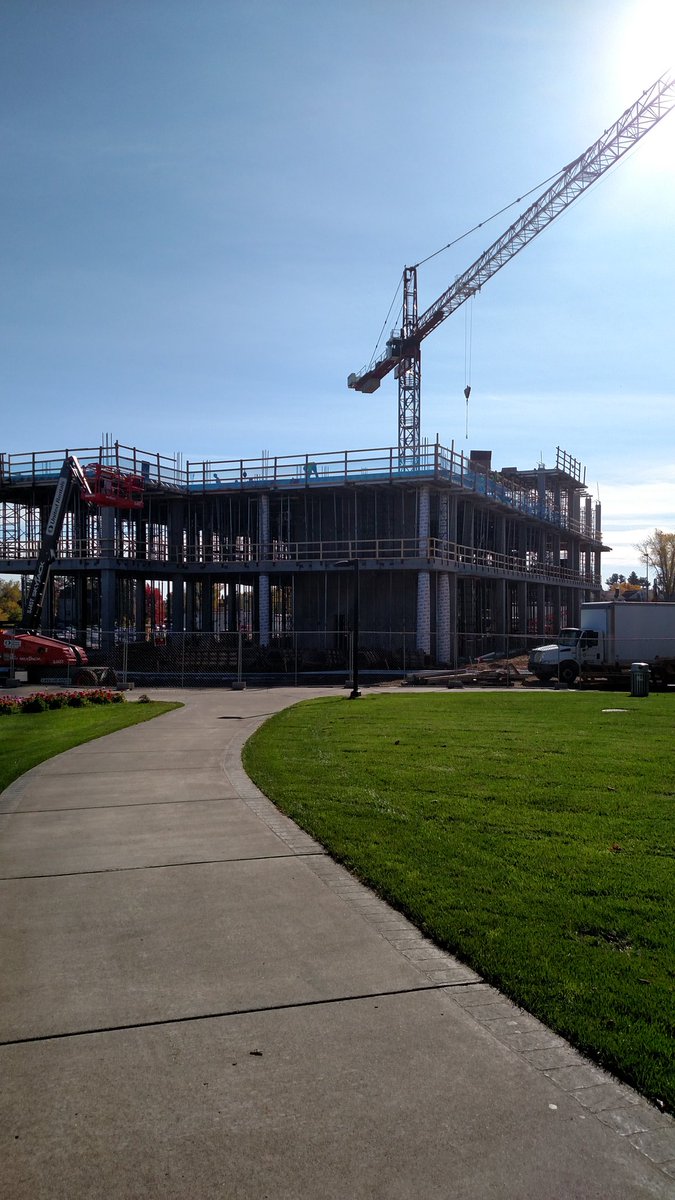 kodey_weis's tweet photo. #UMD continues to keep up with the latest technological advances and new chemistry building will help contribute to that #UMDJour https://t.co/PwR5vhRy1P