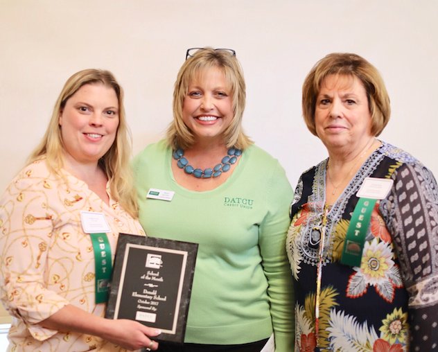Donald_ES's tweet photo. Donald Elementary was named the Flower Mound Chamber and @DATCU October School of the Month! https://t.co/uTGKdk43ug