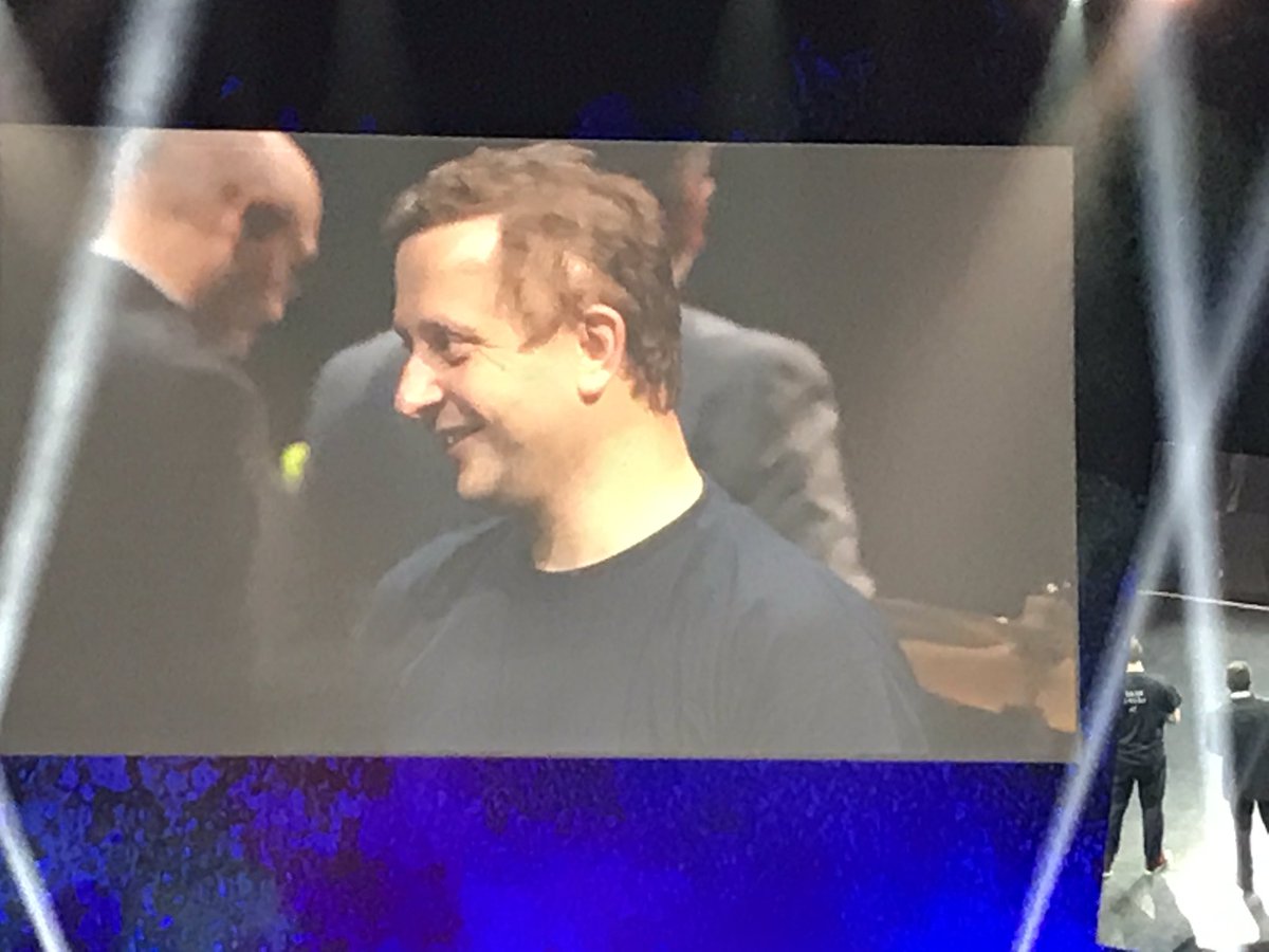 PFOURQUET's tweet photo. #ovh Une très belle histoire #octaveklaba Prix de l'entrepreneur 2017 #pela Bonne chance pour Monaco ! https://t.co/cmB2WkvOs3