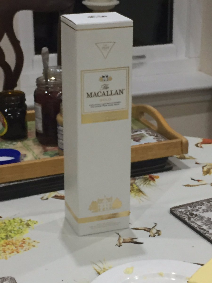 rovinceuk's tweet photo. Nice wee dram after a long day on the hill #Macallan #singlemalt #highlands https://t.co/S6JaGvpCpm