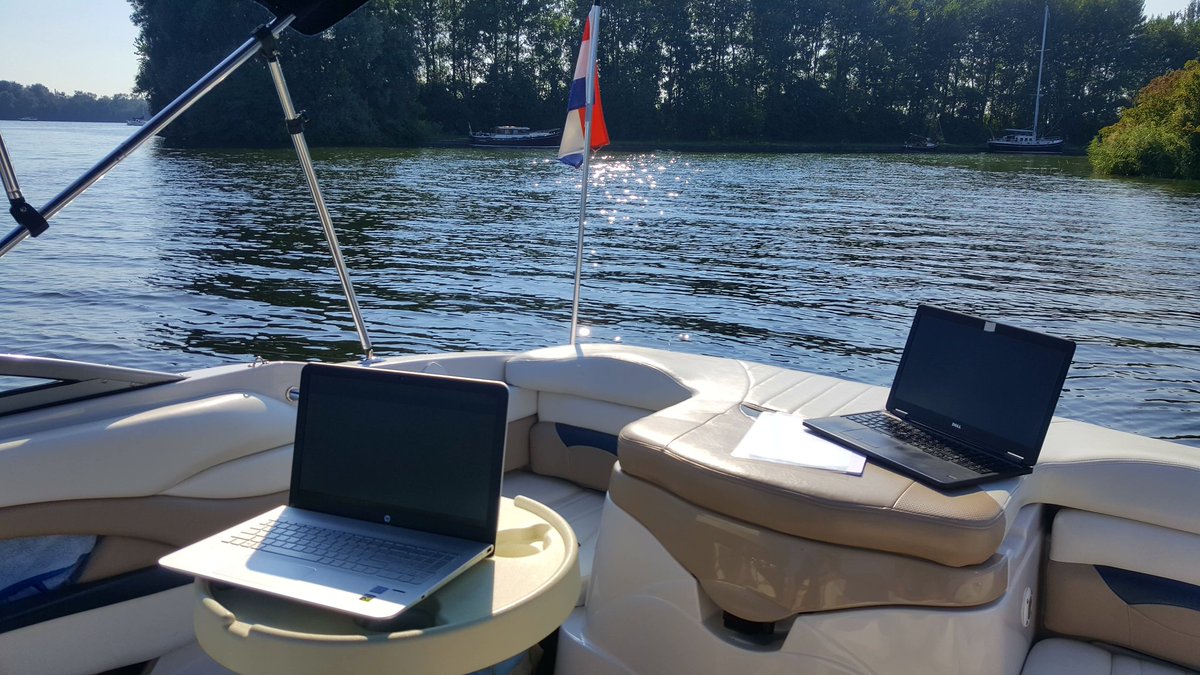 patricksnijders's tweet photo. #flexibelewerkplek #flexmac #macservices met @puretalentnl https://t.co/8Sv0xsTIWv