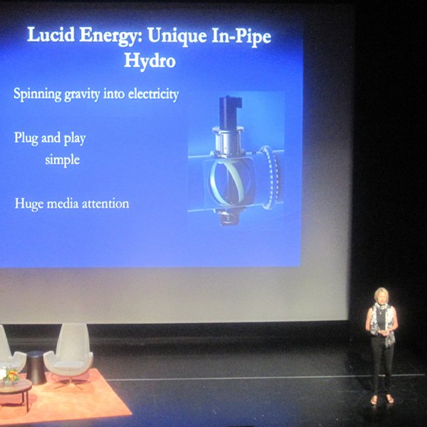 designfeast's tweet photo. #WomenInEngineering, #WomenInTech: Dr. Nina French on renewable energy, @CuspConference 2017—My write-up » https://t.co/5YZ1fvfXPF #Cusp2017 https://t.co/joyw9vLhqv