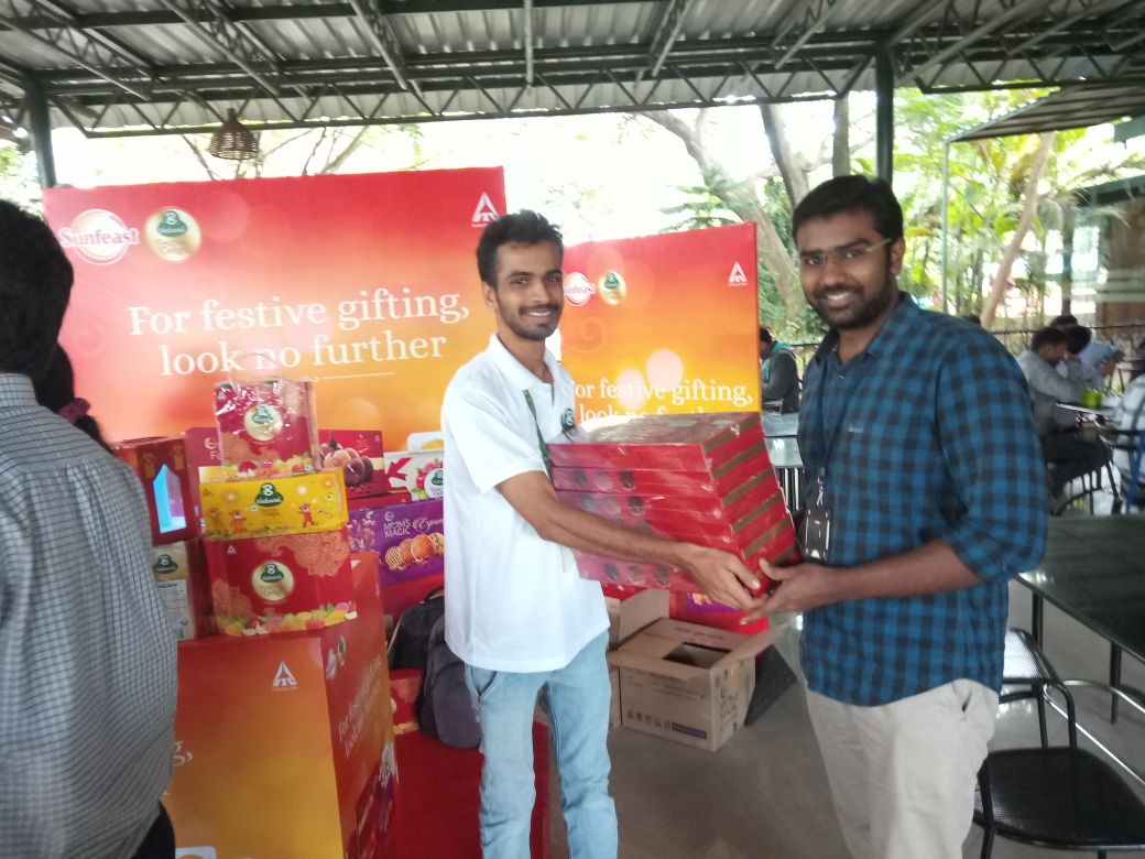 evonzoevents's tweet image. Diwali Special Promotion of Sun-feast Biscuit and Juice.
#evonzo #crewmanager #promotion #sunfeast #evonzoevents