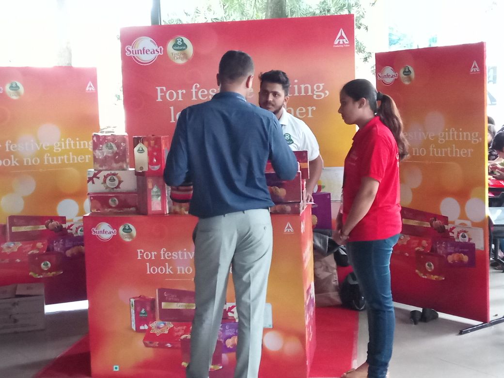 evonzoevents's tweet image. Diwali Special Promotion of Sun-feast Biscuit and Juice.
#evonzo #crewmanager #promotion #sunfeast #evonzoevents