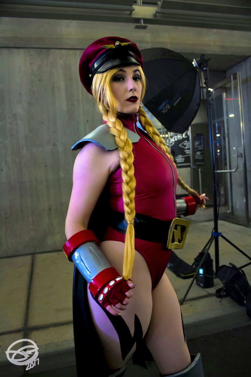 JustSomeVic's tweet photo. Forgot to post this pic of .@microkittycos in her Bison #cosplay from #NYCC2017.π #microkitty https://t.co/kbmscEIMEV