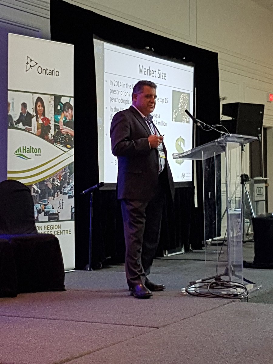LucieLalumiere's tweet photo. Pitching an ECG-based diagnostic solution for mental illnesses #BrunoMaruzzo #DigitalMedicalExperts #HaltonFUTURES https://t.co/HDeBUgBEjW