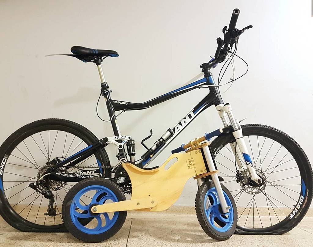 BBikeBrasil's tweet photo. 🔰🚲 Os pneus da #BBike não furam!!! Já os da bike do papai.... 😂😂😂
🌐🚲 BBike tires never go flat!
Daddy's tires, on … https://t.co/gBEvofOM3L https://t.co/66L4J9z1qe