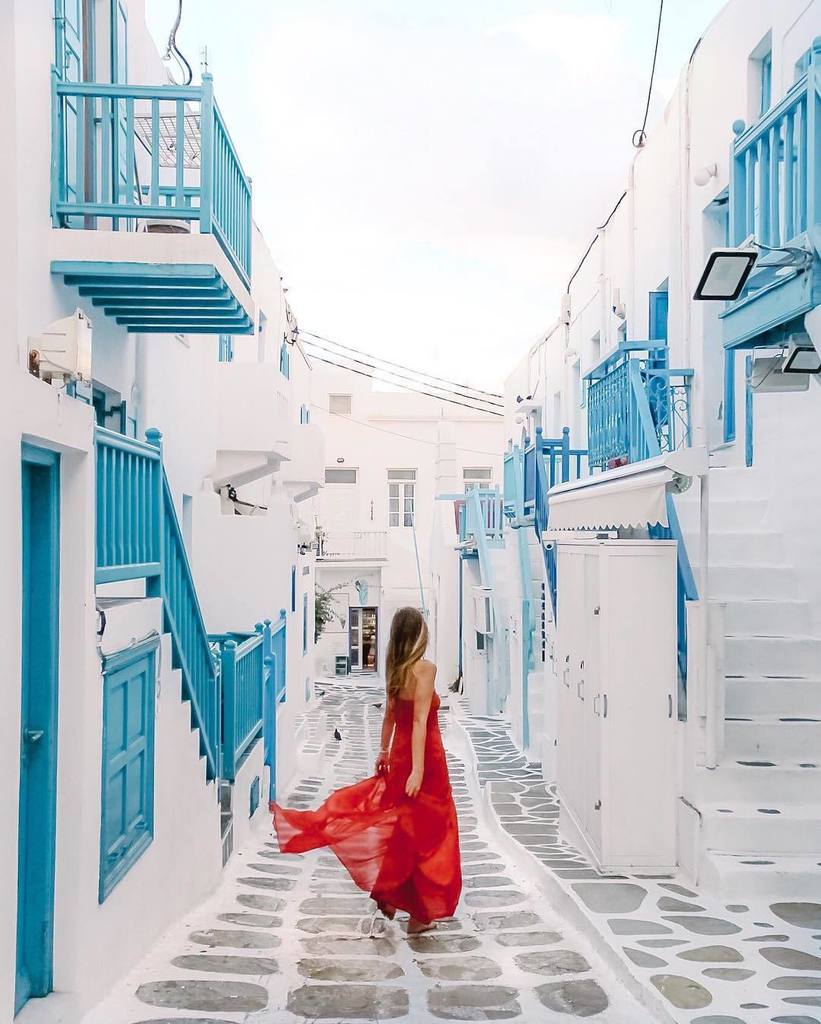 dianamiaus's tweet photo. Am I an emoji yet? 💃🏻
.
Go check my stories if you want to discover all the #lightroommagic behind this pic ✨ and … https://t.co/GioNsRedFs https://t.co/jmC7yUS8nX