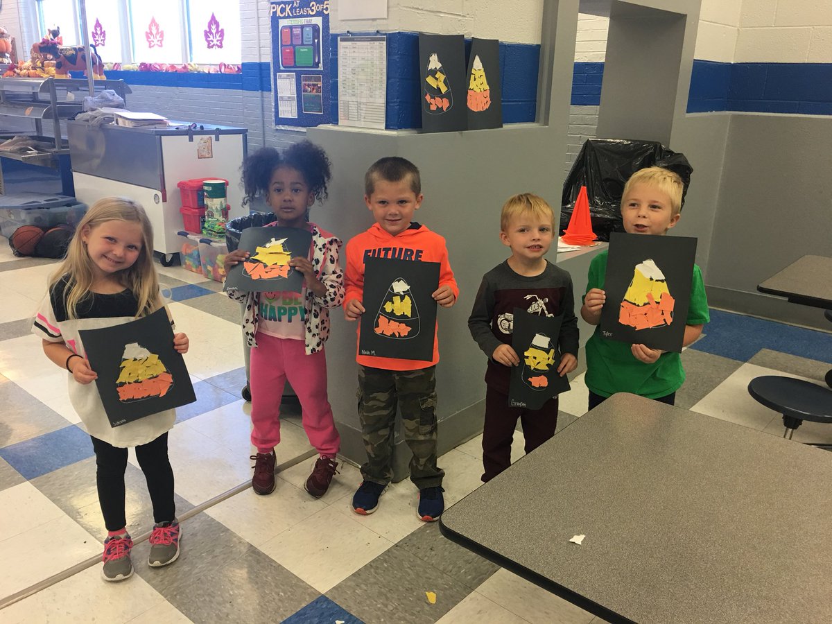HC_ESP's tweet photo. The Little’s enjoyed a candy corn craft today at Fall Break ESP. @BuddySmith13 @teresabateayers #ESPROCKS https://t.co/E0QpkAJ1RJ