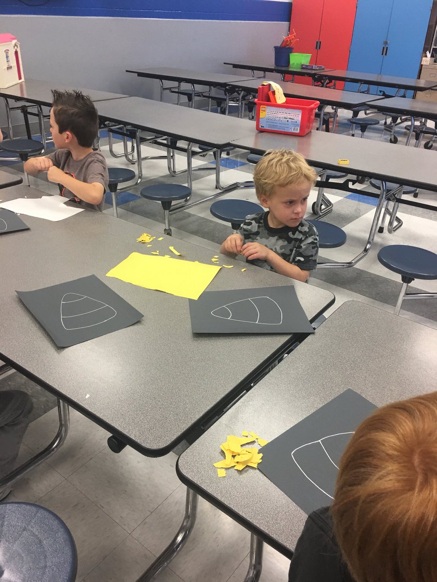 HC_ESP's tweet photo. The Little’s enjoyed a candy corn craft today at Fall Break ESP. @BuddySmith13 @teresabateayers #ESPROCKS https://t.co/E0QpkAJ1RJ