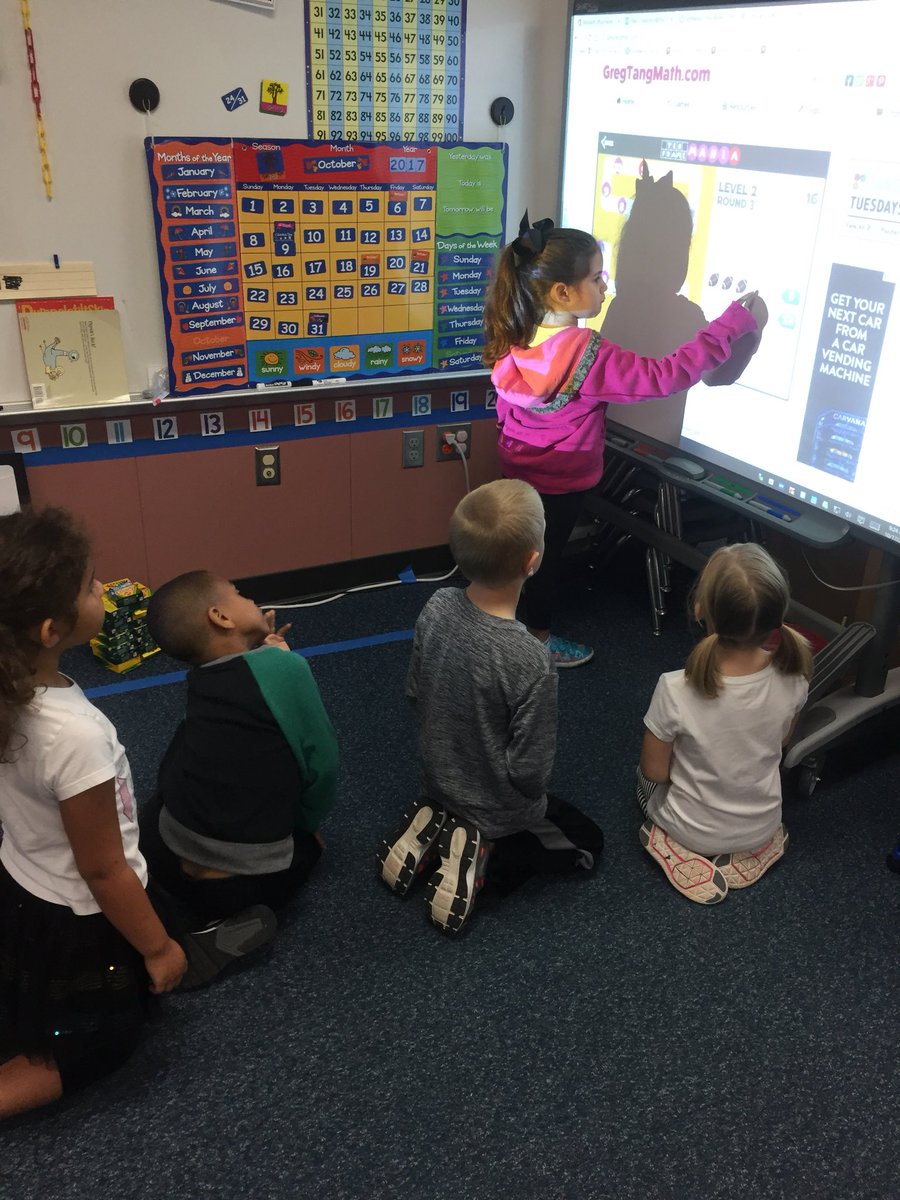 Using the Smartboard to make sets <a href="/SampsonElem/">Sampson Elementary</a> #kinderLOVEStech #SampsonStrong