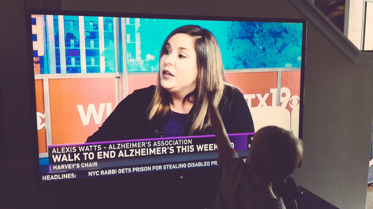 AlexisCT315's tweet photo. Josh said Braddock kept pointing and yelling "MOMMY!" πβΊοΈ #WLTX #EndAlz #Walk2EndAlz #Walk2EndAlzCola #Friendsat5 https://t.co/7aRDryjwsG