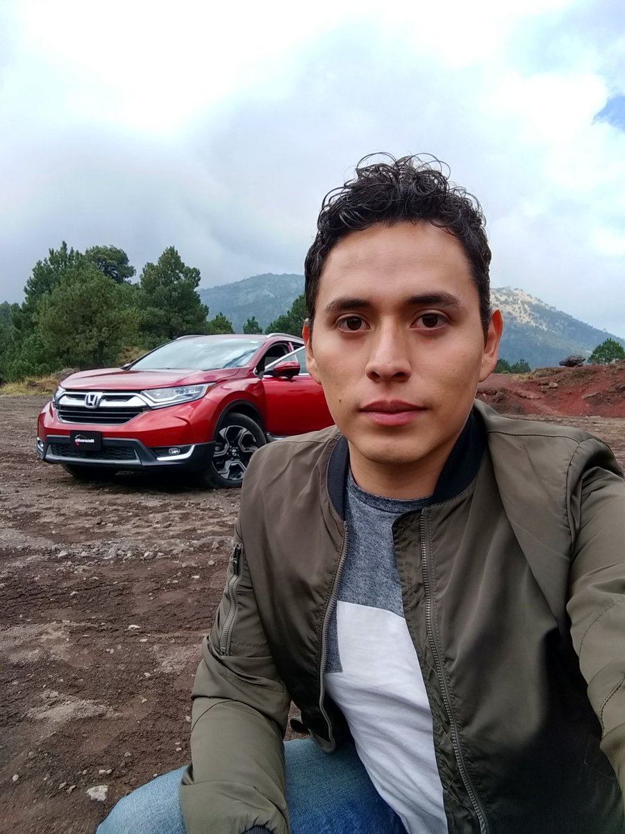 rodencisog's tweet photo. Estuvimos tras el volante de la CR-V de @HondaMexico esperen nuestra reseña en @MotorenMX https://t.co/sZV5boT1gp