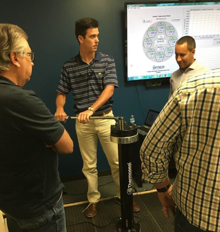 KLINGERUSA's tweet photo. Our hands on #FADU teaches students proper gasket installation with a real-time interface #TorqueIt #BoltedJointIntegrity #TeachTheTeacher https://t.co/lZNSuxY0nD