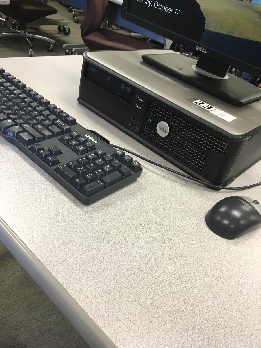 LaurenHug's tweet photo. This Mitchell High computer lab has computers that are nearly a decade old. Our kids need access to modern technology. #YESon3E #COSVotes https://t.co/46ceTCfdkx