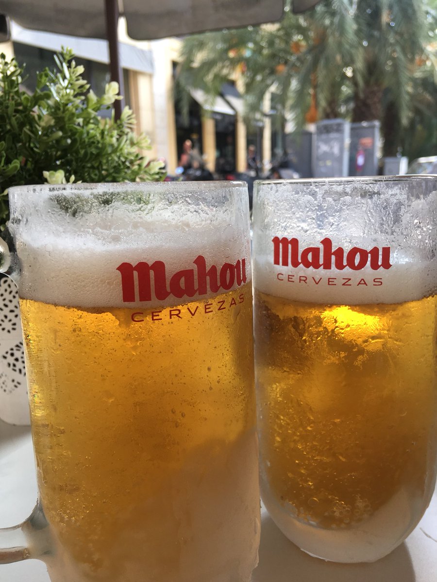 memiky5's tweet photo. #valencia #unacervezaporfavor #day4 https://t.co/Z7SSG6BMUN