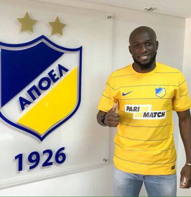 RomainCG75's tweet photo. Pendant ce temps, Michael #Poté formé au @GF38_Officiel, (ex #Clermont, #Cannes, #OGCNice, #LeMans) marque contre le @BVB en LDC ! #APOvBVB https://t.co/Drv9wowiJ3