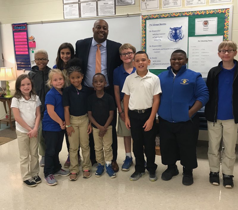 JMCSchools's tweet photo. What happens when you're a model student at #DenmarkElementary? You get to have 🍕 with the supt! @DrEricTJones #jmcss #goodbehaviorreward https://t.co/M645Ucoy23