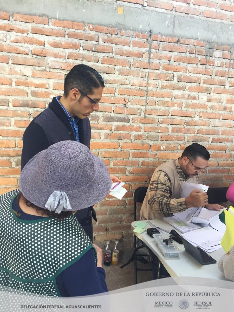 Equipo_OGF's tweet photo. La @SEDESOL_mx en #Cosío #Aguascalientes; participa en el operativo de pago de la Pensión para Adultos Mayores #SedesolContigo #PPAM #65y+ https://t.co/Gjd7Ni0jB0