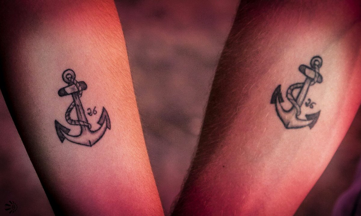 laurahidalgo17's tweet photo. Dos almas destinadas a amarse ⚓💙🌍 https://t.co/d0va81cqbJ