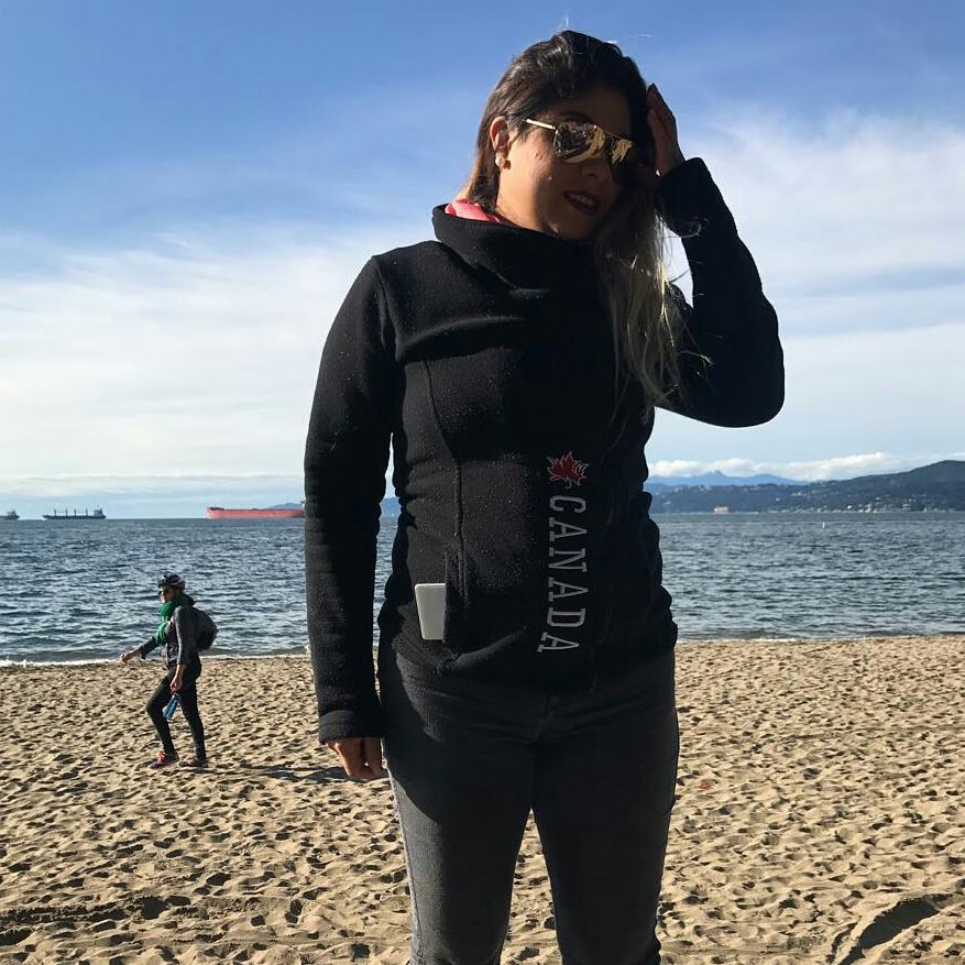 StyleYsa's tweet photo. Disfrutando de esta linda playa #SinBikini #ConMuchoFrio #fashionblogger #fashion #Style #Vacation #Vancouver #Style #StyleYsa https://t.co/PfhMTYWdgm