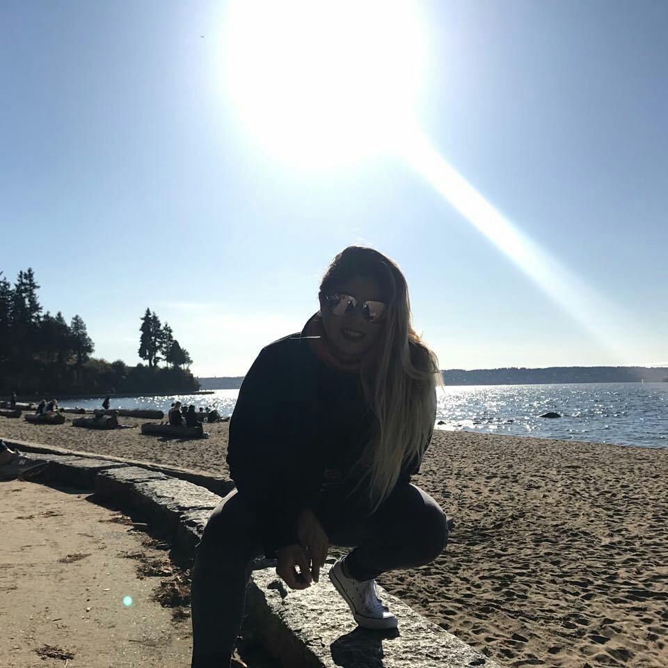 StyleYsa's tweet photo. Disfrutando de esta linda playa #SinBikini #ConMuchoFrio #fashionblogger #fashion #Style #Vacation #Vancouver #Style #StyleYsa https://t.co/PfhMTYWdgm