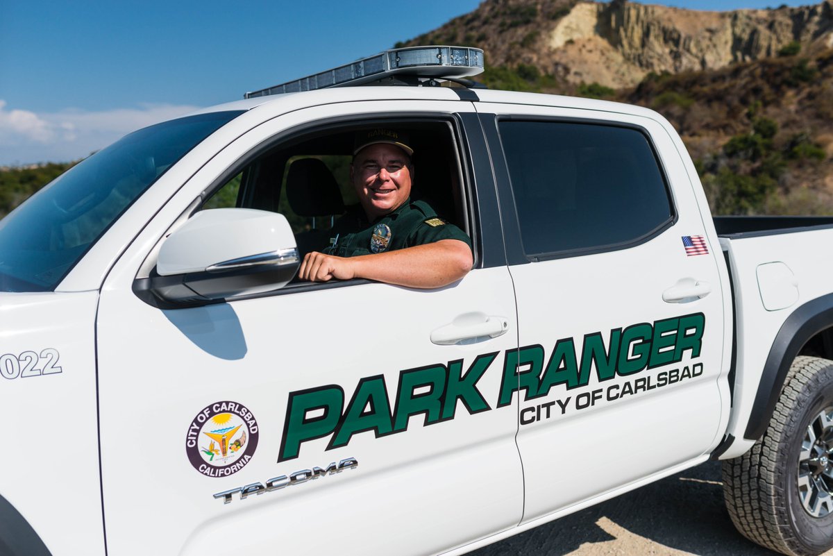 CarlsbadPolice's tweet photo. A big thank you to this family from Ranger Serafini for showing how to safely walk your dog on a city trail. #LeashRequired #TeamCarlsbad https://t.co/5RjBUCBnhx