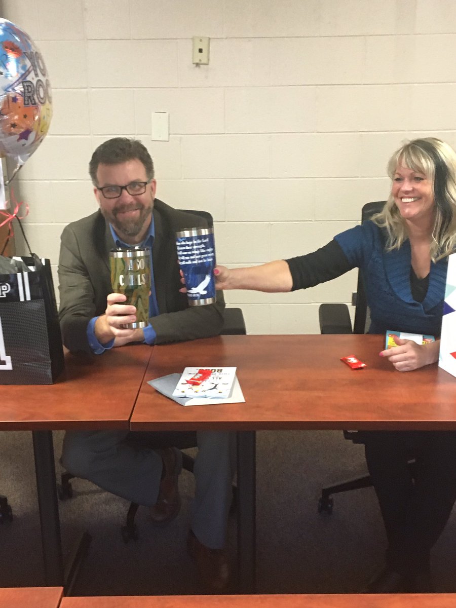 Muskegon_Parole's tweet photo. Happy Bosses Day!!! Thanks PMU🎈🎊🎉 https://t.co/3cLwmOn1Tj
