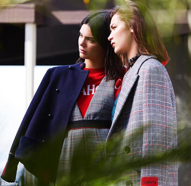 TheJennerUpdate's tweet image. New campaign release feauturing Kendall Jenner and Bella Hadid in the Winter 2017-18 campaign for a Chinese fashion brand, Orchirly.