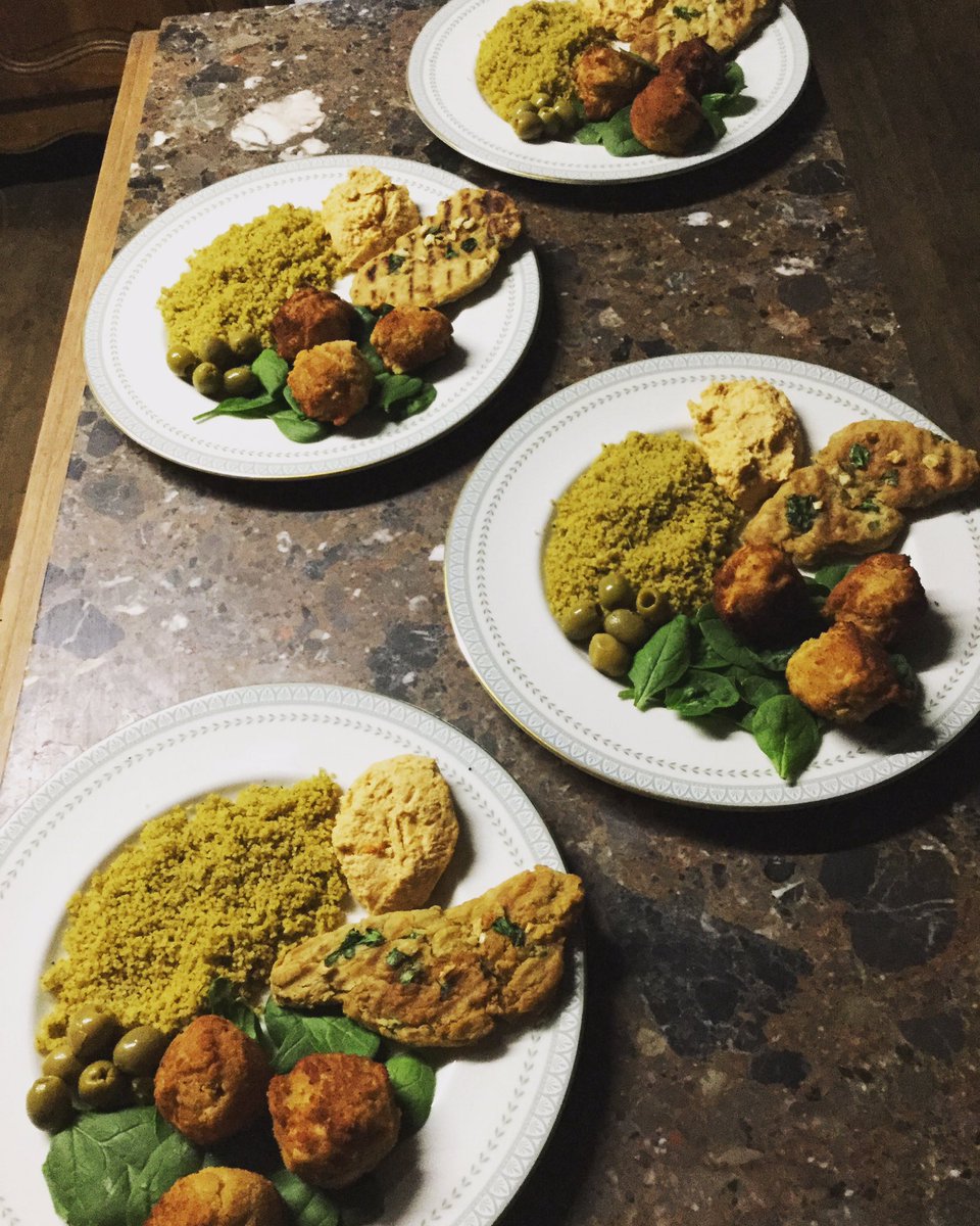 hiddenkitchenfr's tweet photo. Some photos of tonight's Private Dinner. Our guests certainly didn't go away hungry! 🙂 https://t.co/DIKT35XIc1