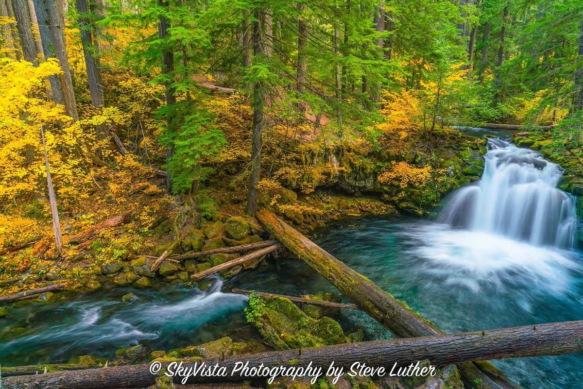 spacewxphotoguy's tweet image. Fall colors and waterfalls in southern #Oregon #fallfoliage @WeatherNation @ORFallFoliage  @StormHour @fox12weather