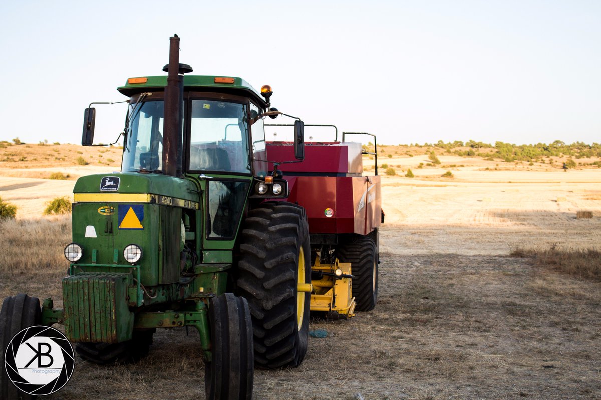 KiraBytePhotos's tweet photo. Farming. #photography #bokeh #farming https://t.co/hlGvB0LgX6