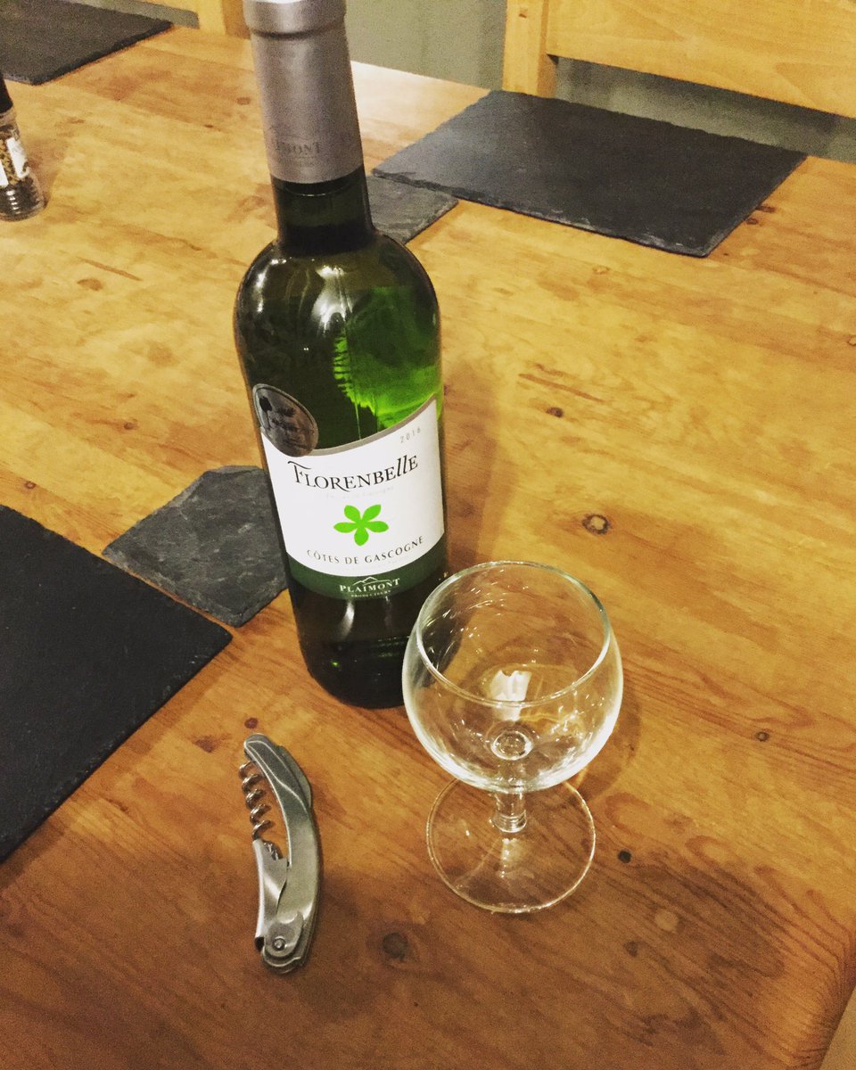 hiddenkitchenfr's tweet photo. Thanks so much to tonight's Guests for bringing me a bottle of wine. Time for a sneaky glass with a late dinner 🙂 https://t.co/andiISkYAg