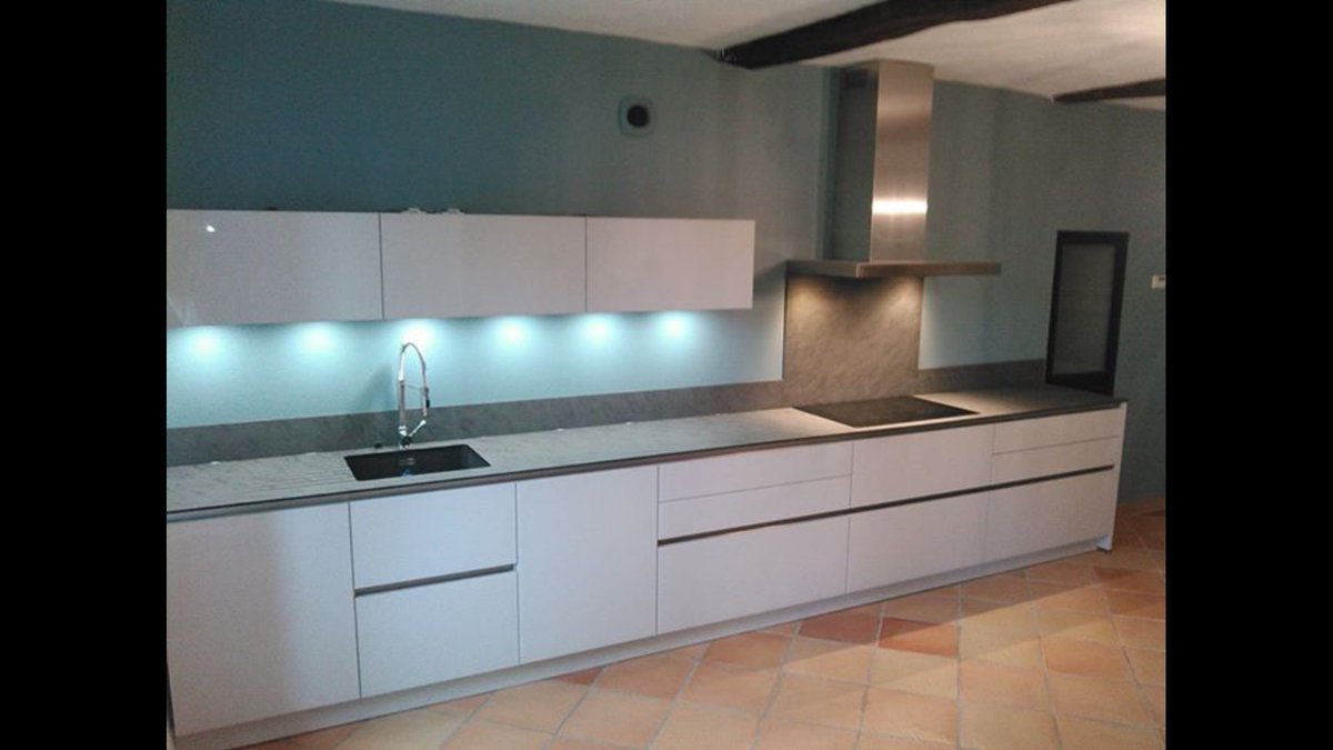 HackerTlse's tweet photo. Nouveau projet d'aménagement #laque   #sanspoignee #credence #stratifie #design #decodesign #franke #Toulouse #cuisinehäcker #roblin https://t.co/vHIjMt5j88