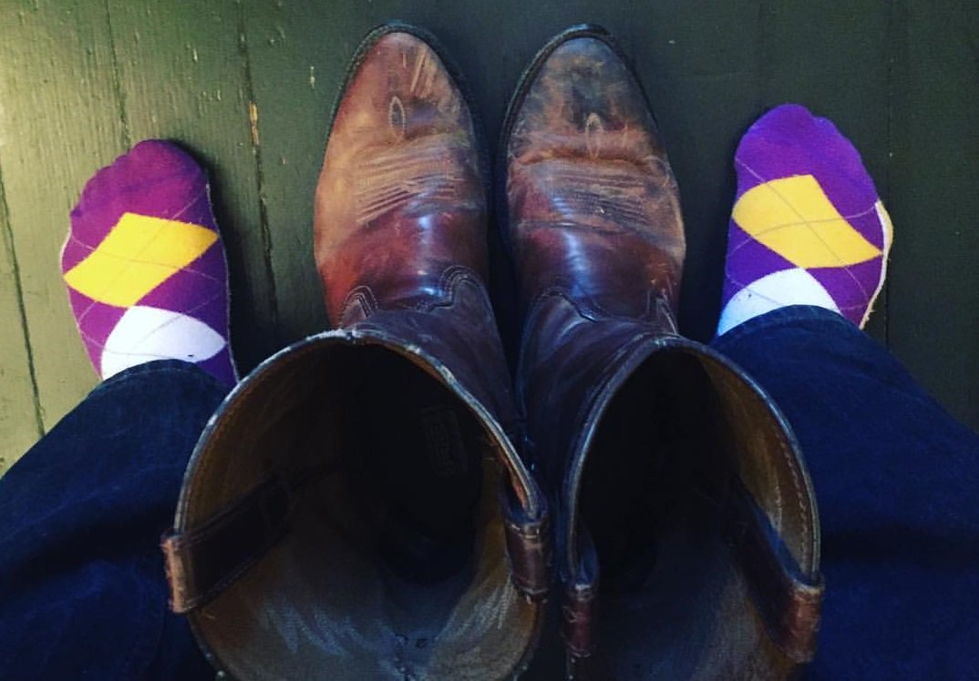 EMS_A2's tweet photo. Get your boots on @LongmirePosse! It's time to STAMPEDE. #LongmireS6Netflix @netflix @ucrosspop25 (boots courtesy of @Adam_Bartley) https://t.co/rV74tCq7Pv