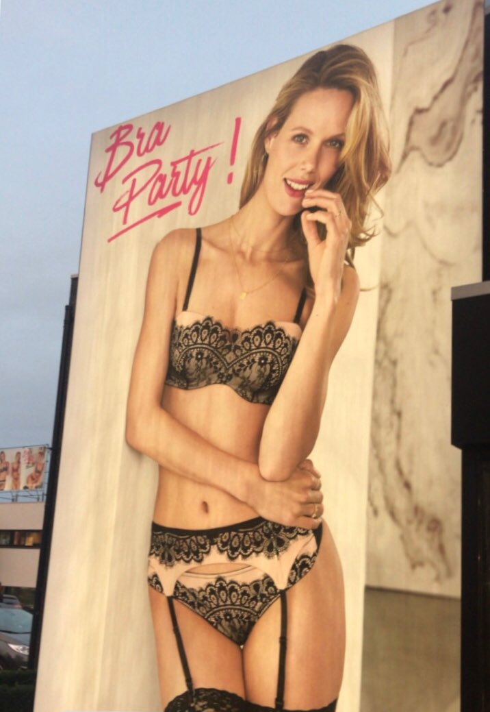yvonnereiterer's tweet photo. Im ready for the next module of the #rtp2017 at the #hunkemöller HQ ❤️ https://t.co/BEal4W0fGV